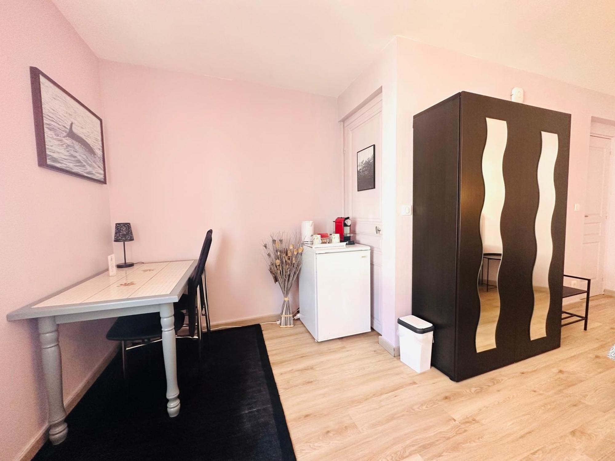 Reims Sherpa Guest House Esterno foto