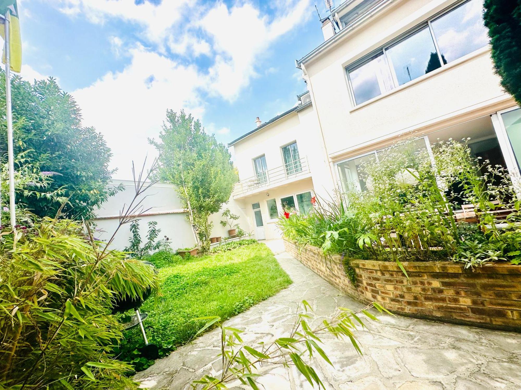 Reims Sherpa Guest House Esterno foto